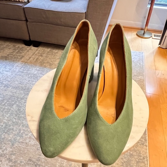 NWOT - Sézane Alice Suede Heels, Sea Green - Picture 8 of 16